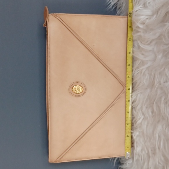 Vintage  leather  clutch - Picture 15 of 16